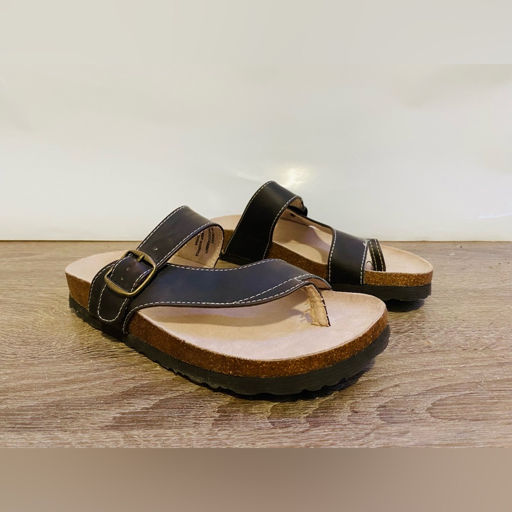 White Mountain Carly signature comfort molded footbed brown buckle sandal size/7